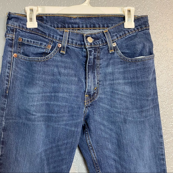 LEVI’S MENS MEDIUM WASH STRAIGHT LEG JEANS {31/30} - Picture 2 of 7